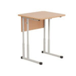 Парта школьная одноместная.Регулируемая по высоте.Труба квадрат 25х25мм.ЛДСП 16 мм.Цвет: бук светлый. Ростовая группа: (3-5)