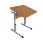 Парта школьная одноместная.Регулируемая по высоте.Регулируемый угол наклона.Углы скругленныеТруба квадрат 25х25мм..ЛДСП 16 мм..Цвет: бук светлый. Ростовая группа: (3-5)