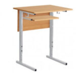 Парта-стол компьютерный одноместный с полкой.ЛДСП 16 мм.Труба квадрат 25х25 мм. Цвет: бук светлый. Ростовая группа: 3 (высота 58см.)